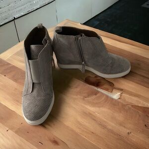 Paolo Womens Perforated Suede High Top Wedge Sneakers grey Size 8.5 med